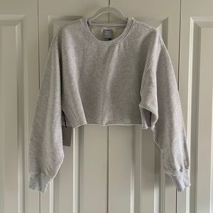 Aritzia Cozy AF Cropped Sweater in Heather Cloud White